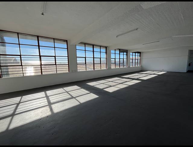 525M² WAREHOUSE TO LET IN PAARDEN EILAND
